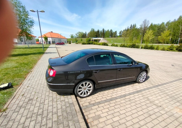 Volkswagen Passat cena 13500 przebieg: 330555, rok produkcji 2006 z Ełk małe 232